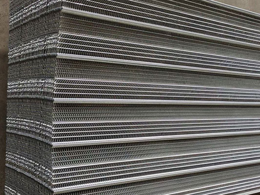 ROHS goedgekeurde bouwgrens Rib Lath Mesh 4mm 8mm hoogte
