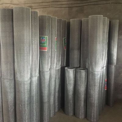Hoog trekvermogen Geweven metalen gaas 0,6 mm 0,7 mm 0,8 mm 0,9 mm 1,0 mm 1,6 mm voor architectonische toepassingen